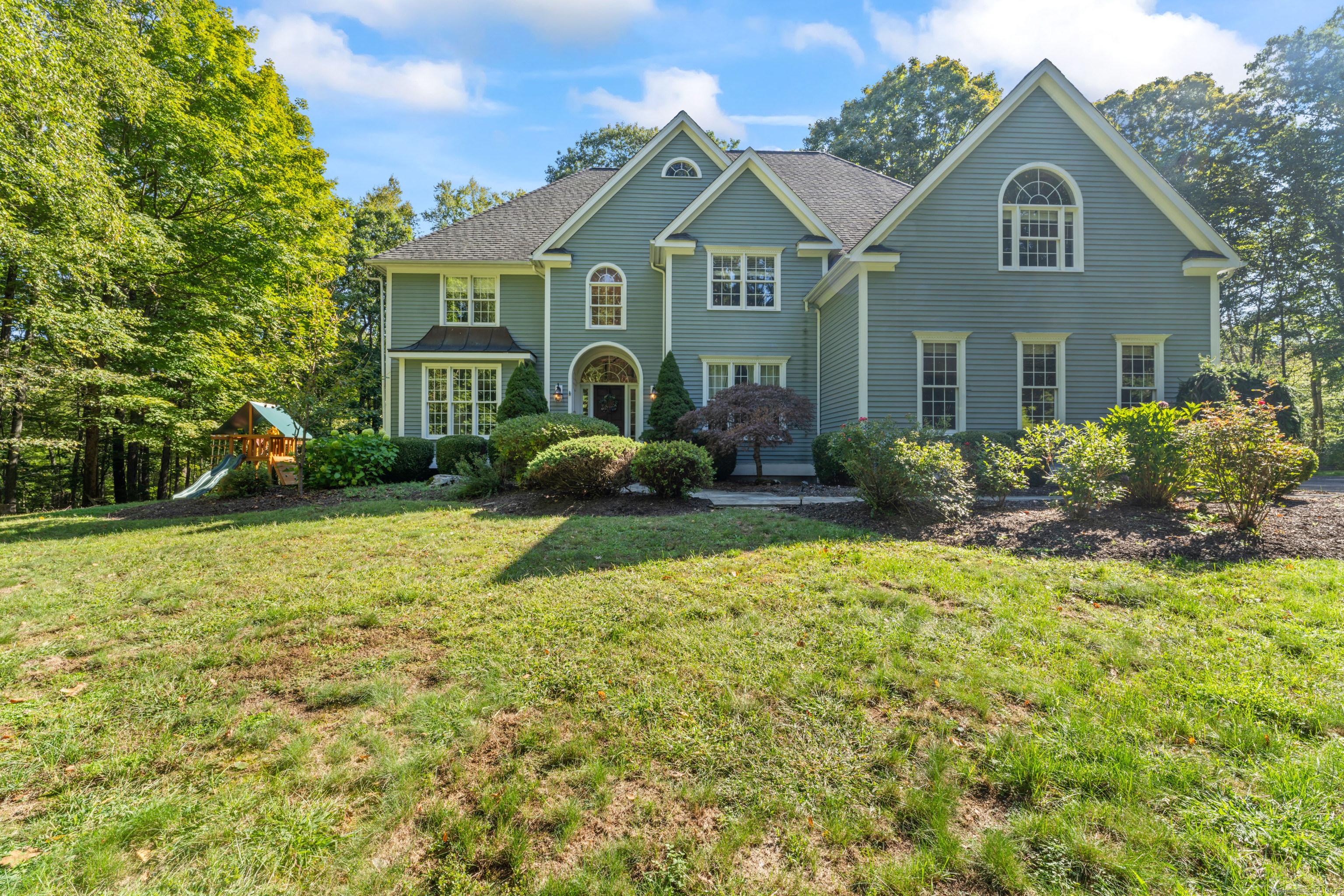 8 Arthurs Court Newtown CT 06470