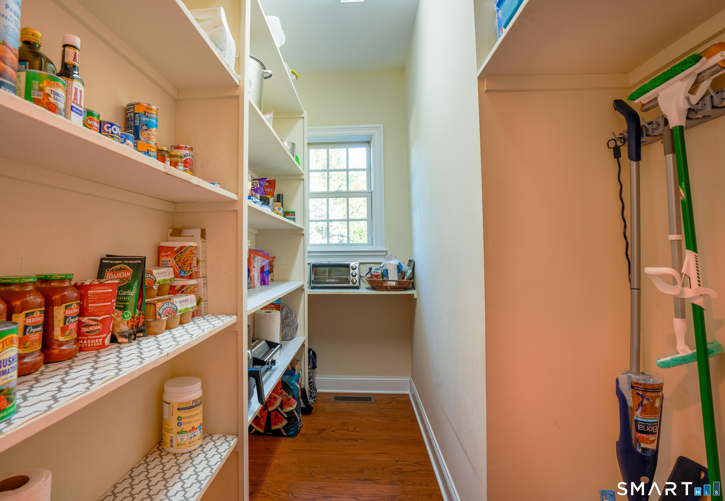 16 John Henry Lane Milford CT 06461