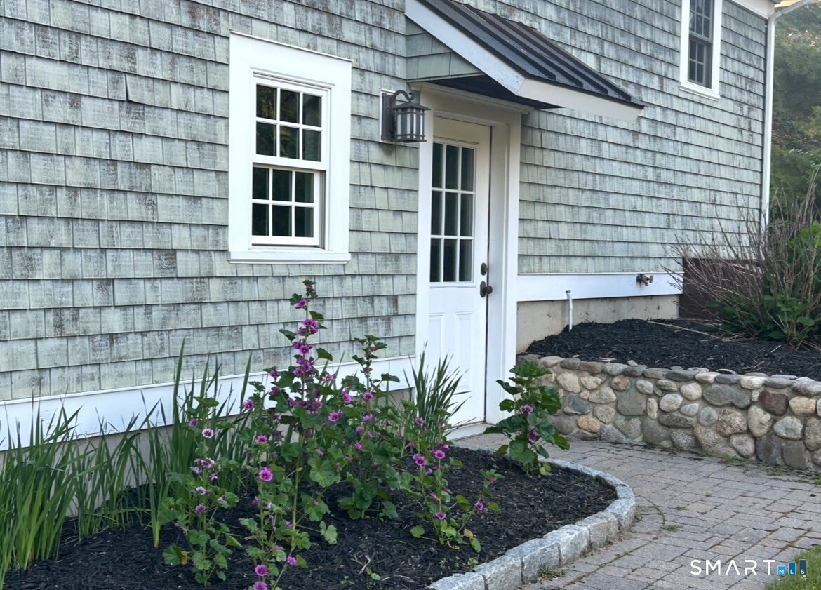 16 John Henry Lane Milford CT 06461