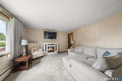 6 Fairview Ave Extension Ellington CT 06029