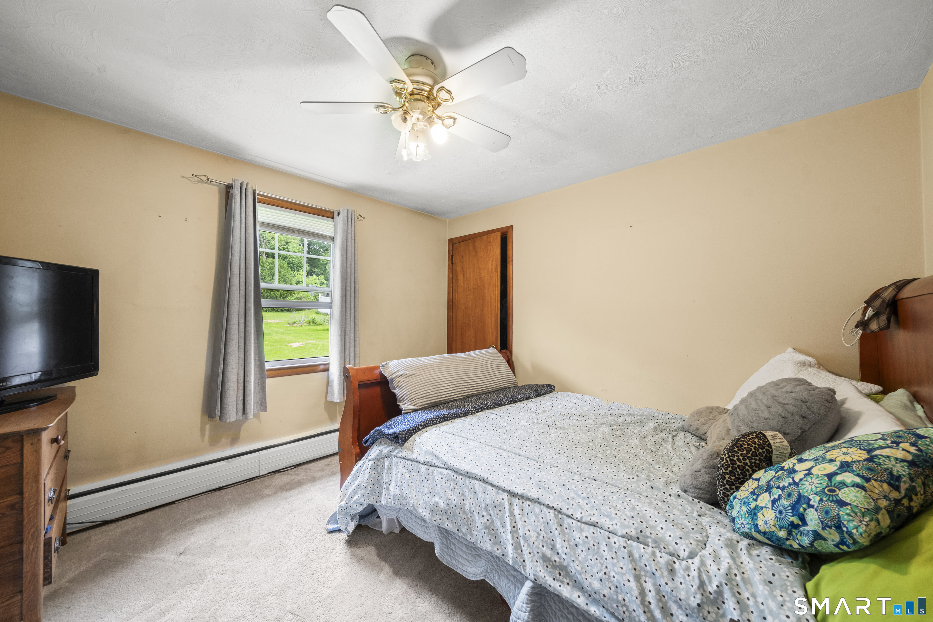 6 Fairview Ave Extension Ellington CT 06029