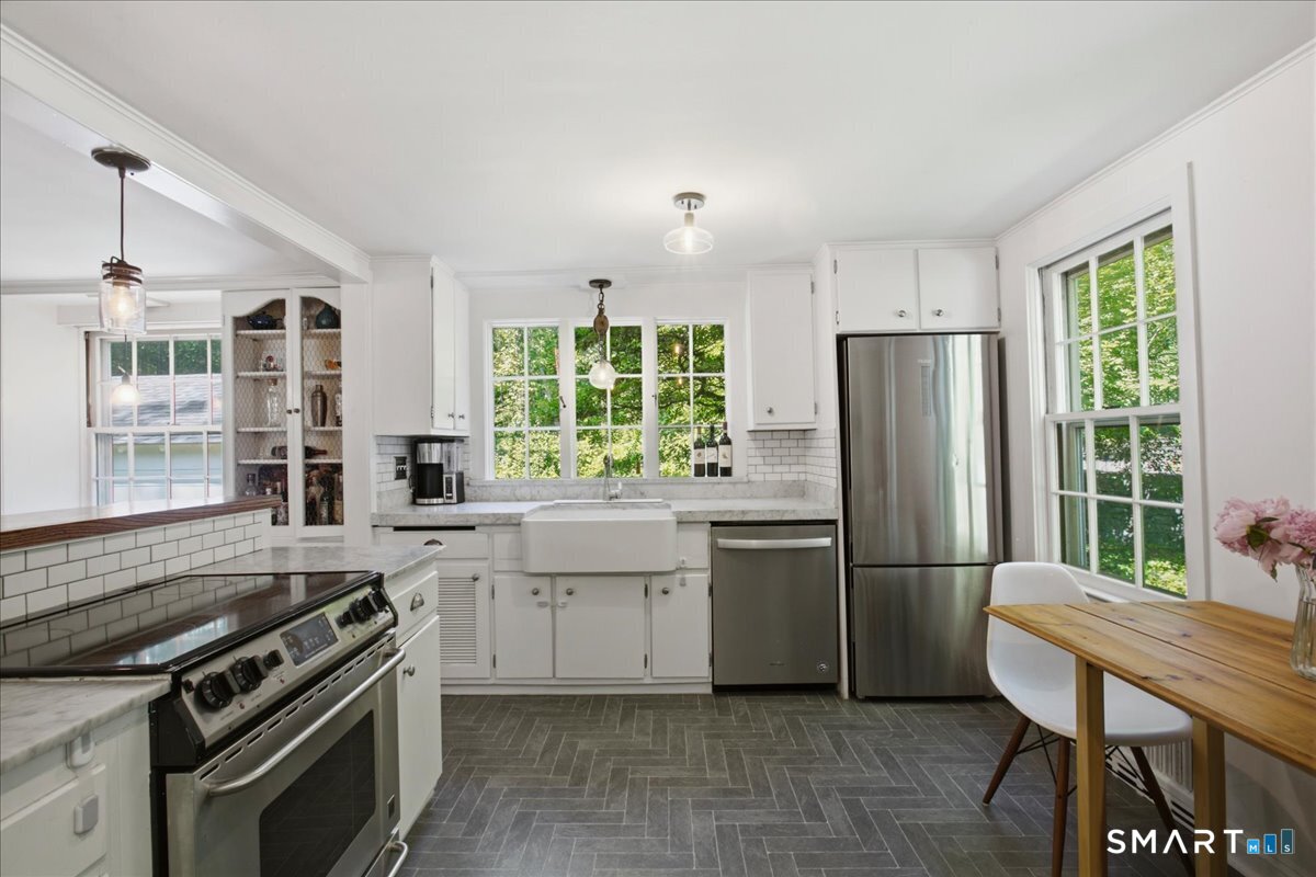 247 Chestnut Hill Road Stamford CT 06903