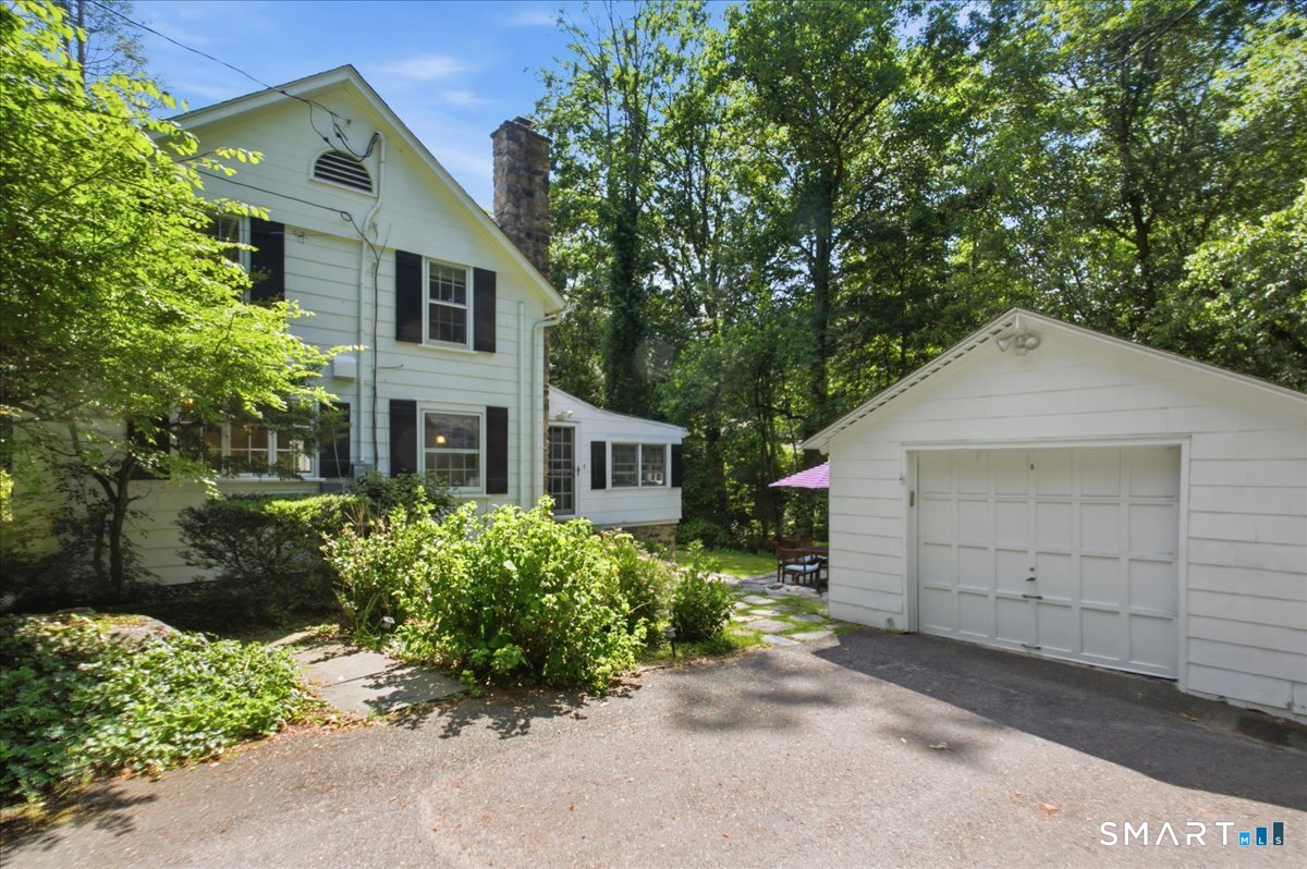 247 Chestnut Hill Road Stamford CT 06903