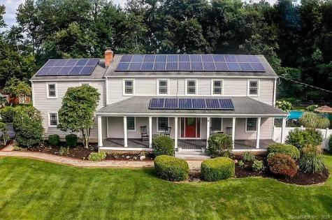 9 Grand Place Newtown CT 06470
