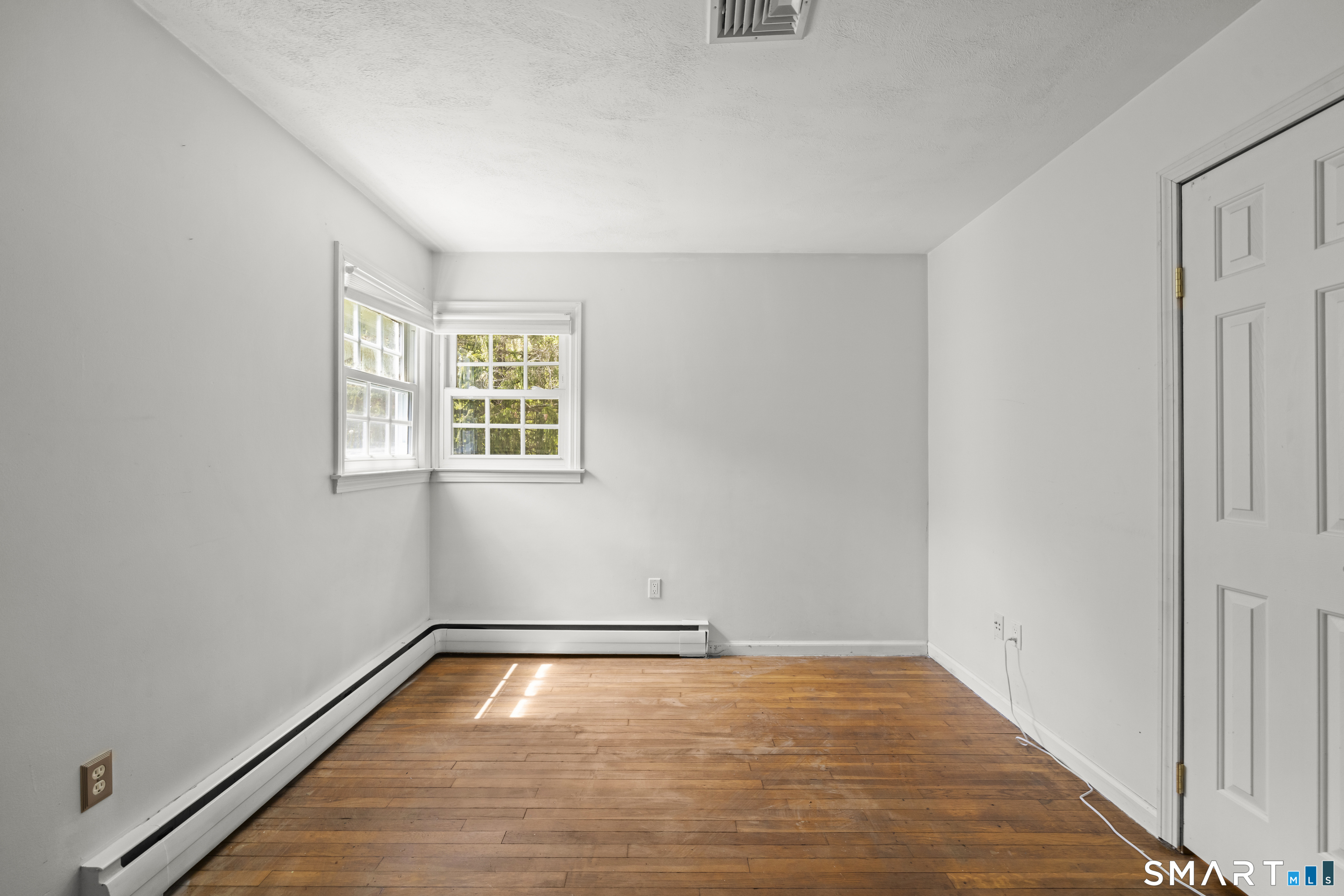 846 Vauxhall Street Extension Waterford CT 06375
