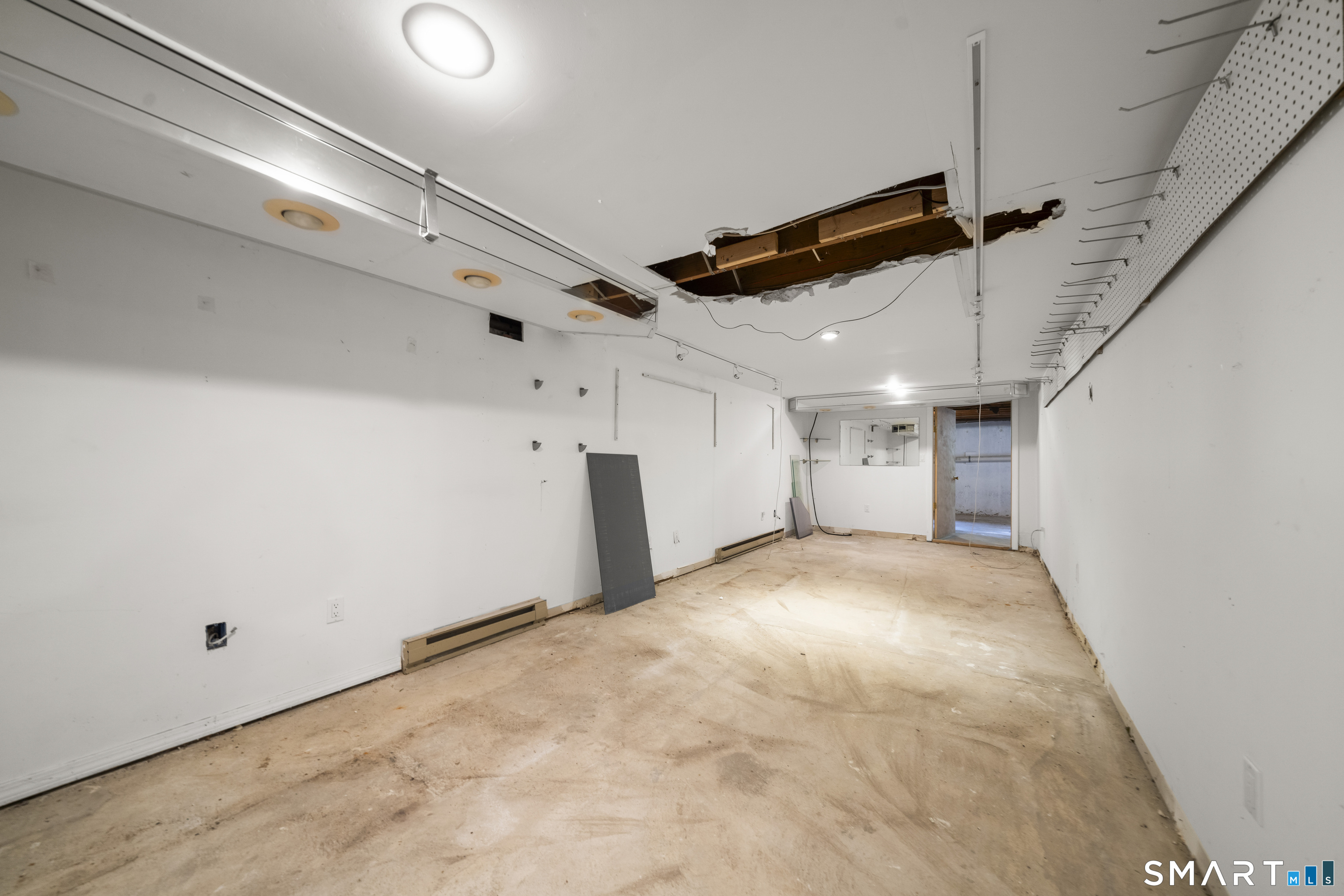 846 Vauxhall Street Extension Waterford CT 06375