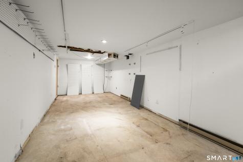 846 Vauxhall St Extension Waterford CT 06375