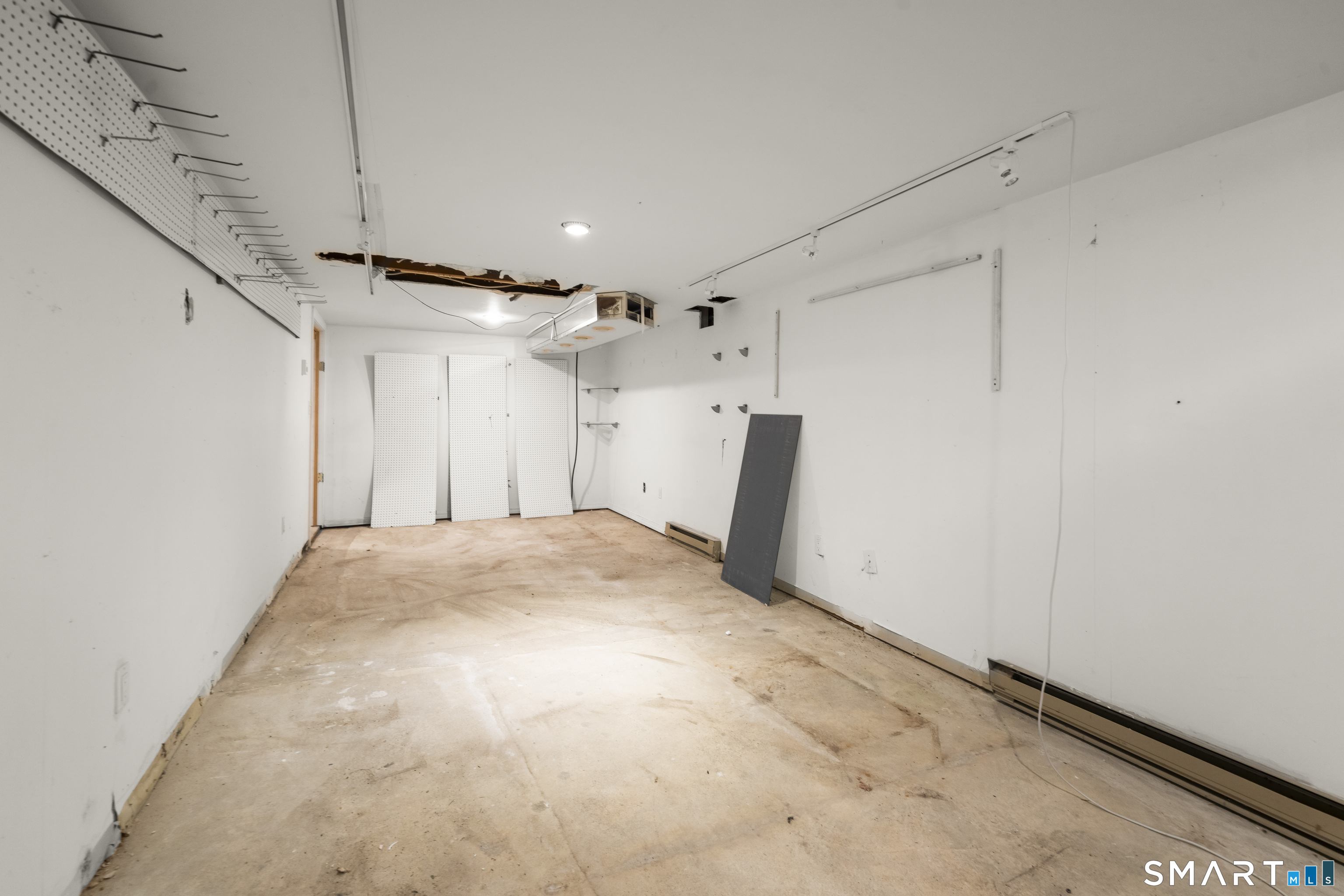 846 Vauxhall Street Extension Waterford CT 06375