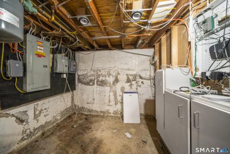 846 Vauxhall St Extension Waterford CT 06375