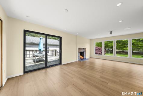 846 Vauxhall St Extension Waterford CT 06375