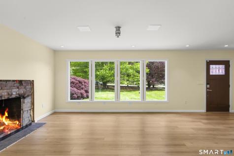 846 Vauxhall St Extension Waterford CT 06375