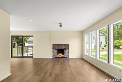 846 Vauxhall St Extension Waterford CT 06375