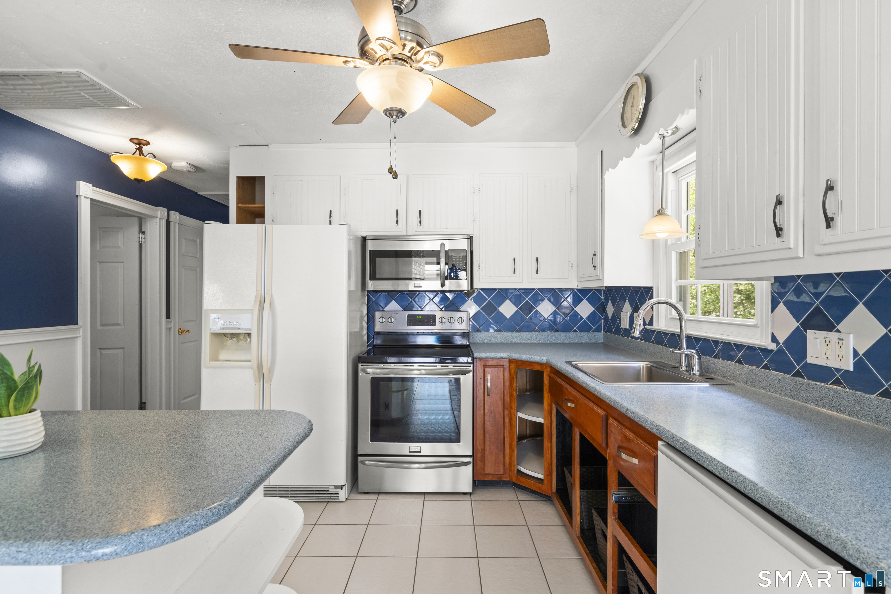 846 Vauxhall Street Extension Waterford CT 06375