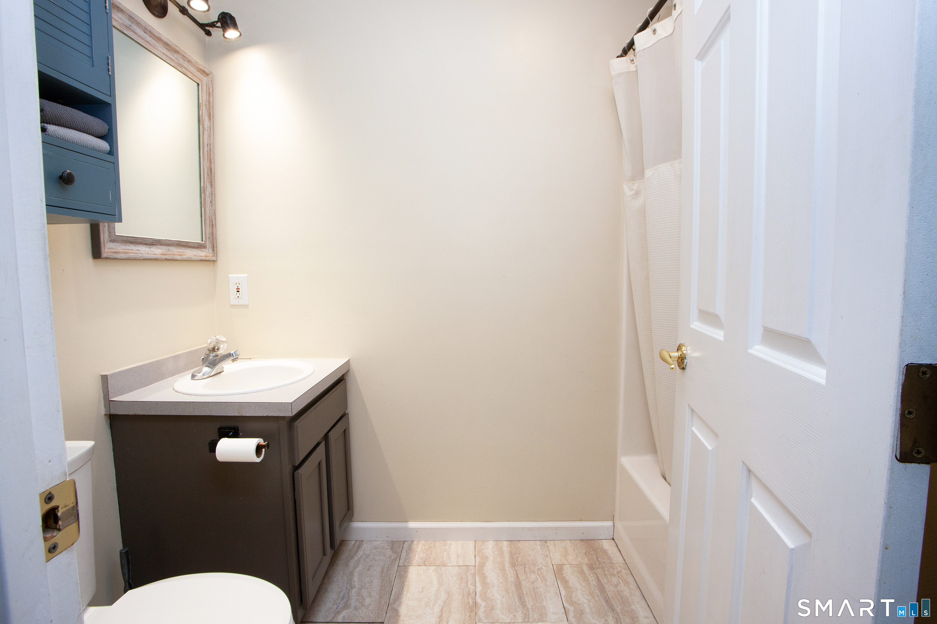 19 Debbie Lane Enfield CT 06082
