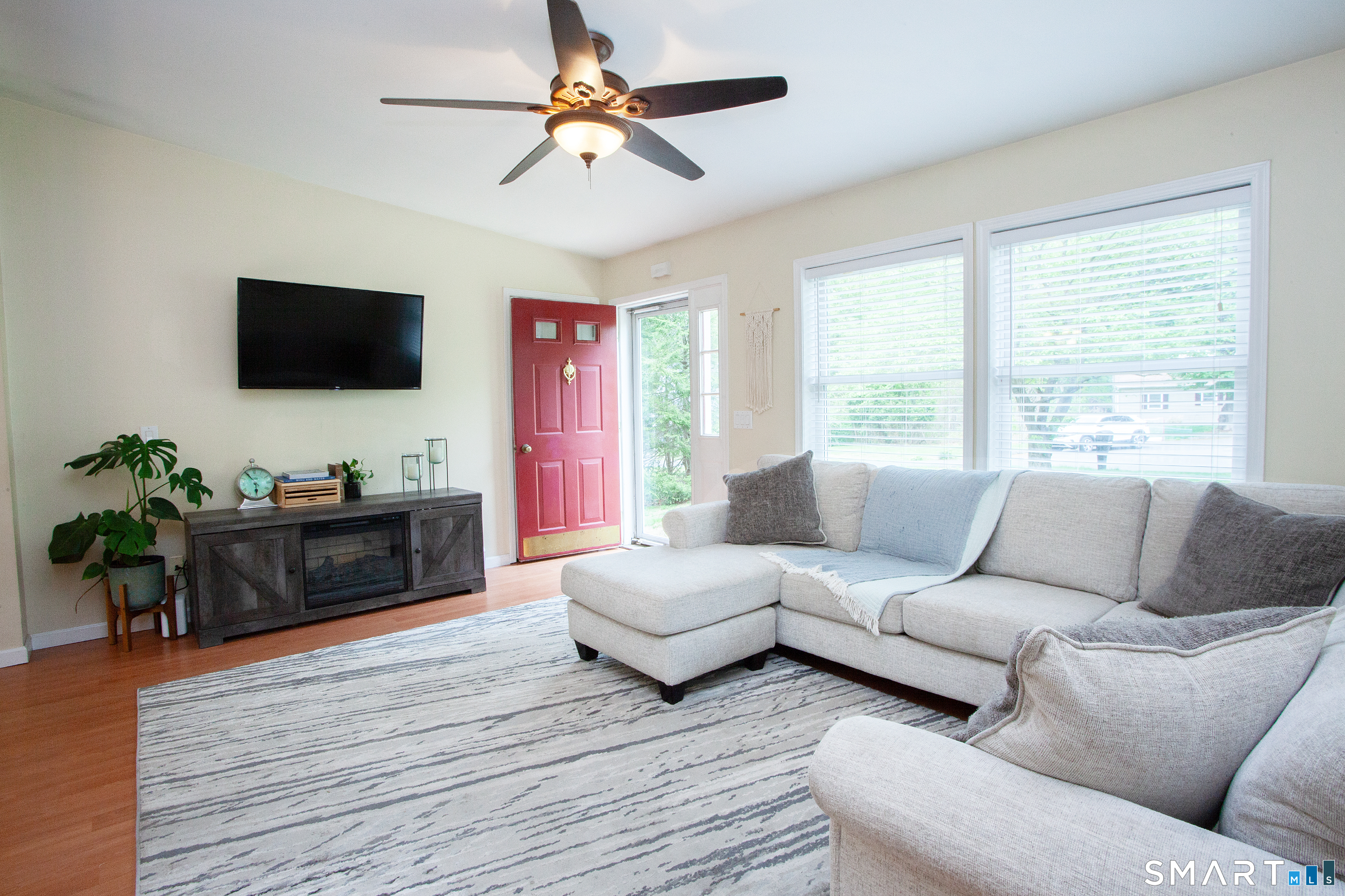 19 Debbie Lane Enfield CT 06082