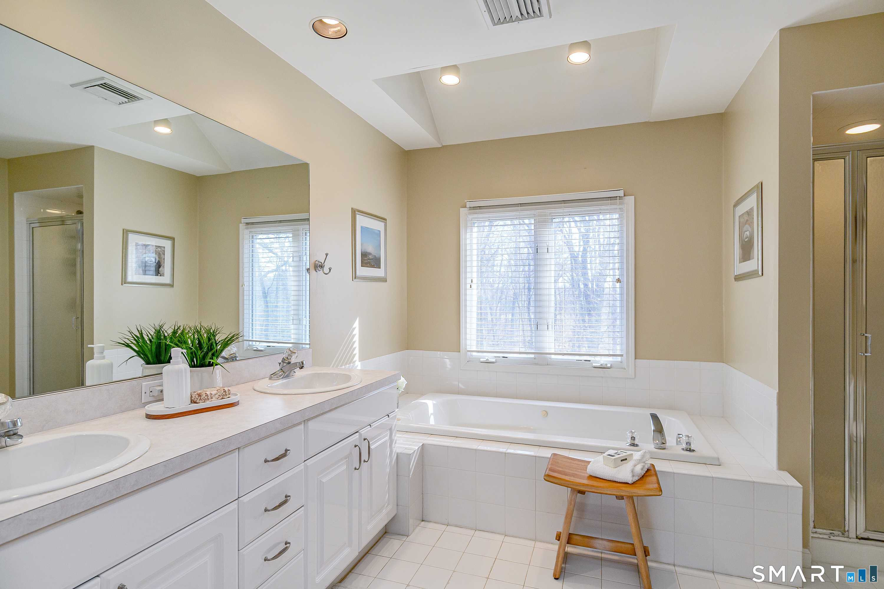 20 Charter Ridge Drive Newtown CT 06482