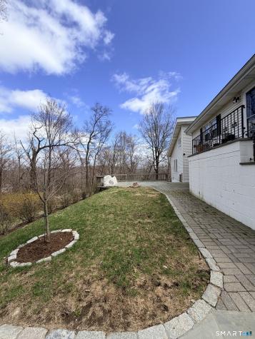 39 Candle Hill Road New Fairfield CT 06812