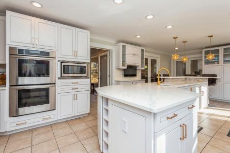 1 Rajcula Farm Road Brookfield CT 06804