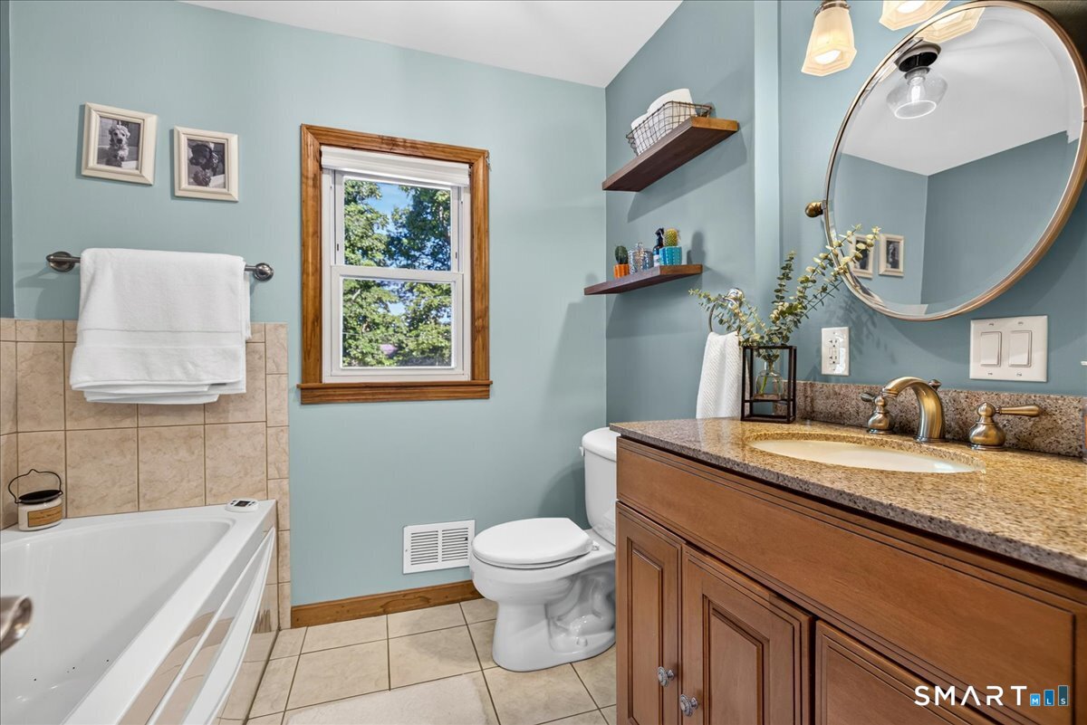 52 Hillside Avenue West Haven CT 06516