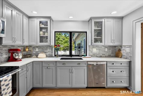 52 Hillside Avenue West Haven CT 06516