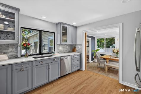 52 Hillside Avenue West Haven CT 06516