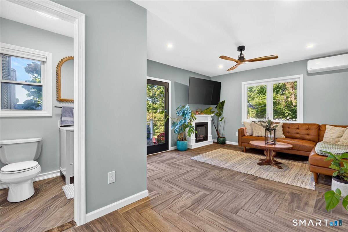 52 Hillside Avenue West Haven CT 06516