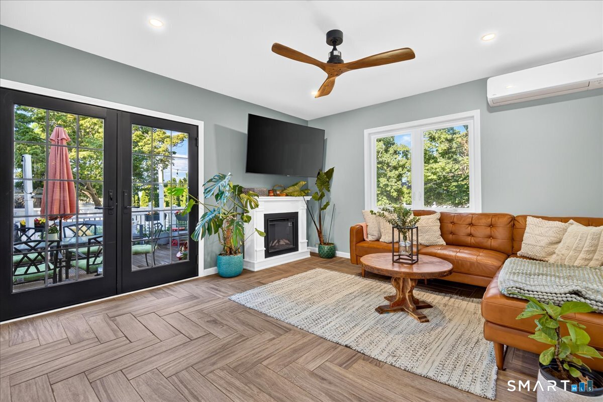 52 Hillside Avenue West Haven CT 06516