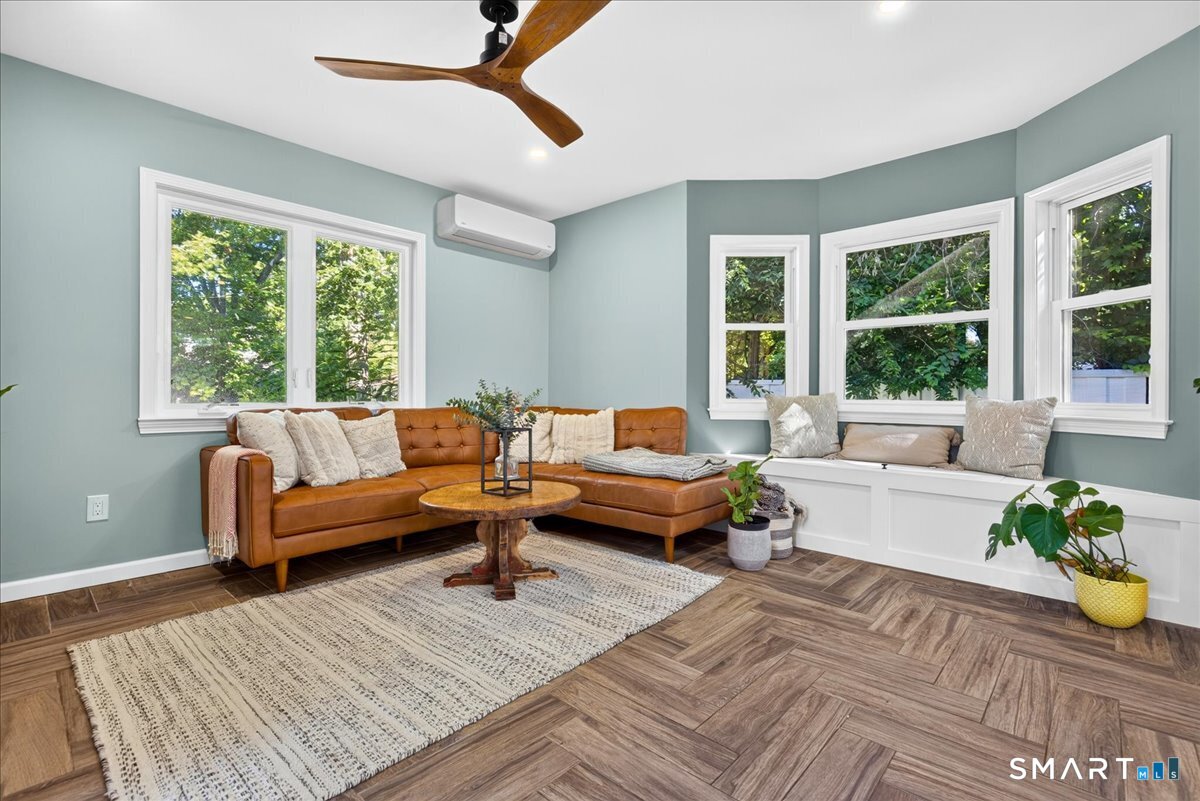 52 Hillside Avenue West Haven CT 06516