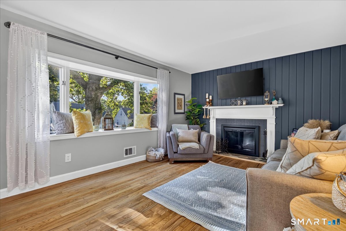 52 Hillside Avenue West Haven CT 06516