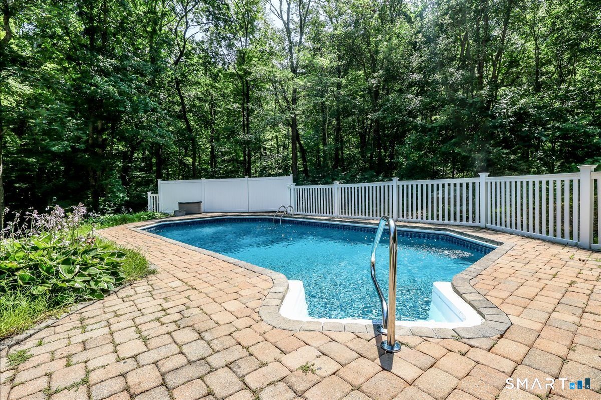 80 Pine Hollow Drive Middlebury CT 06762