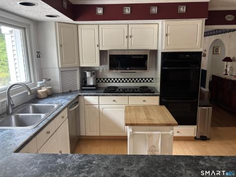 80 Pine Hollow Drive Middlebury CT 06762