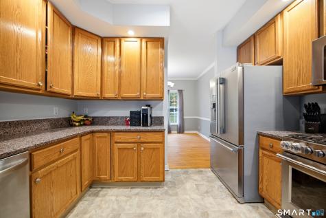 18 Tree Top Lane East Windsor CT 06016