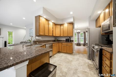 18 Tree Top Lane East Windsor CT 06016