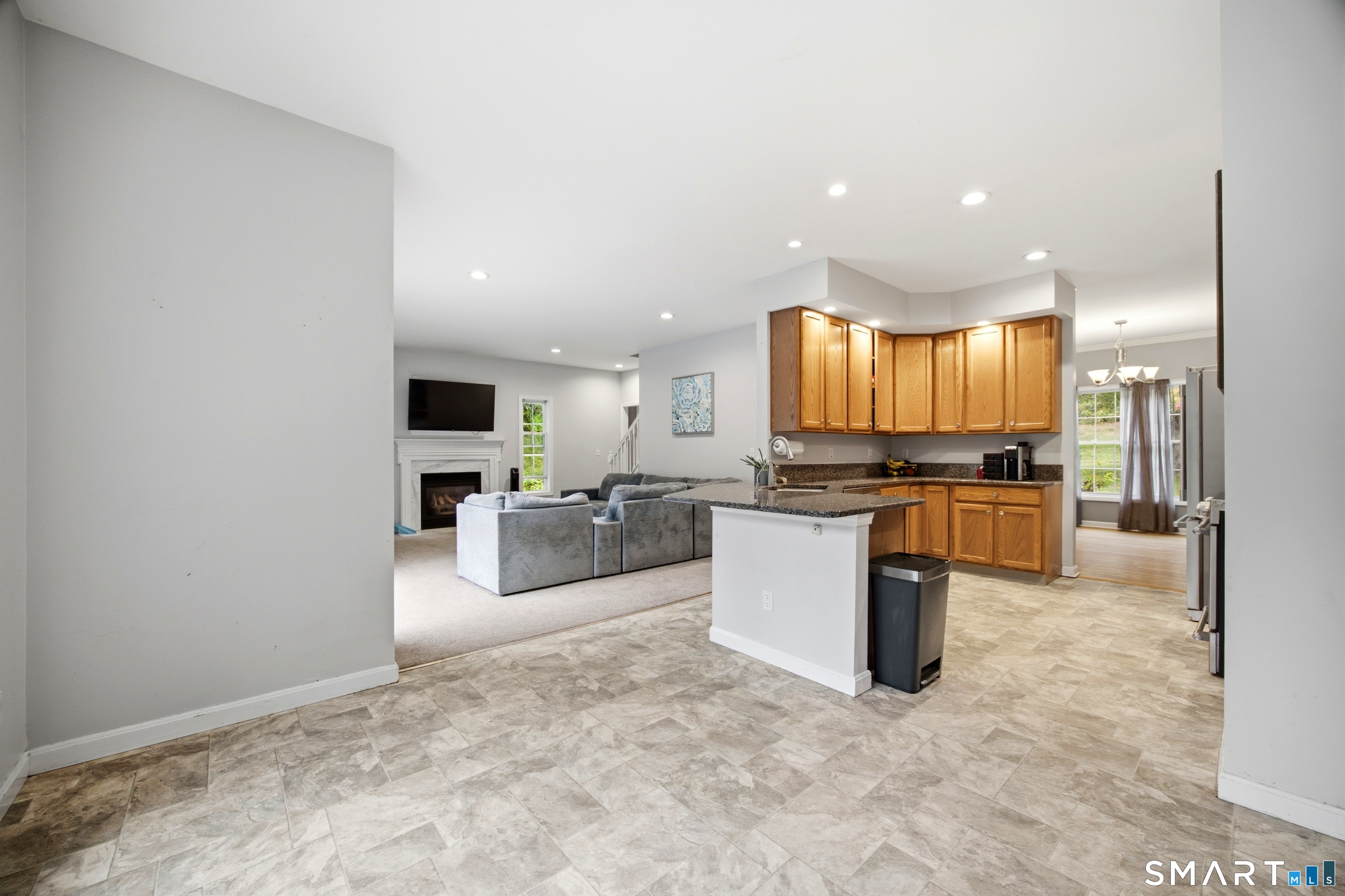 18 Tree Top Lane East Windsor CT 06016
