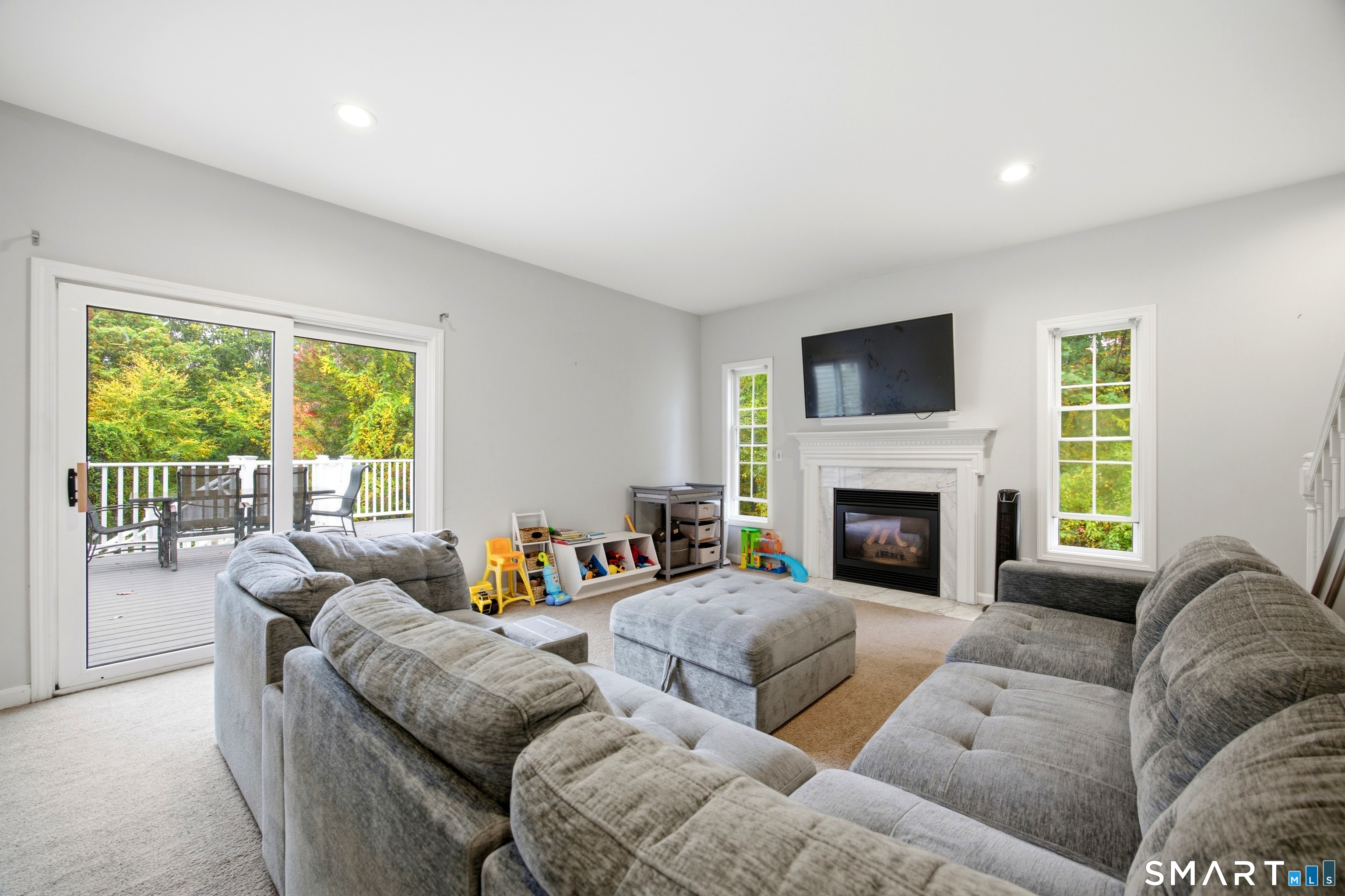 18 Tree Top Lane East Windsor CT 06016
