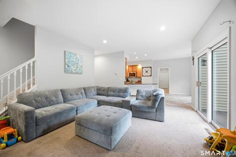 18 Tree Top Lane East Windsor CT 06016