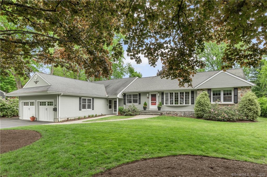 68 Woodridge Circle Trumbull CT 06611
