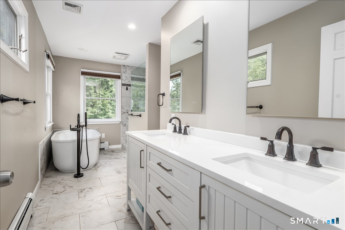 8 White Pine Drive Brookfield CT 06804