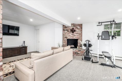 8 White Pine Drive Brookfield CT 06804