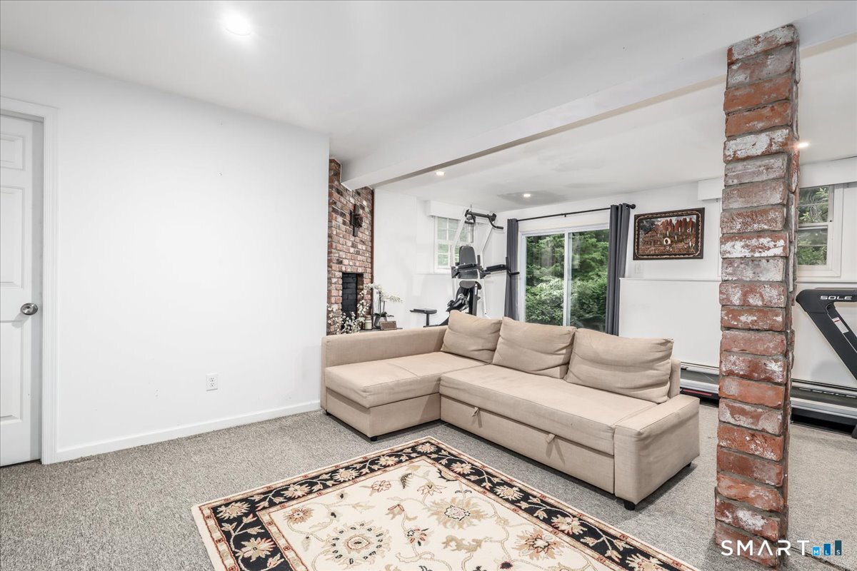 8 White Pine Drive Brookfield CT 06804