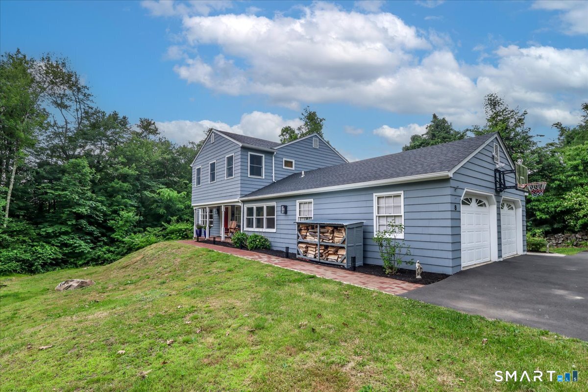 8 White Pine Drive Brookfield CT 06804