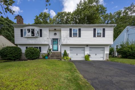 40 Hidden Pond Drive Waterbury CT 06704