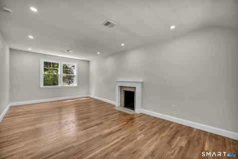 22 Trumbull Road Waterford CT 06385