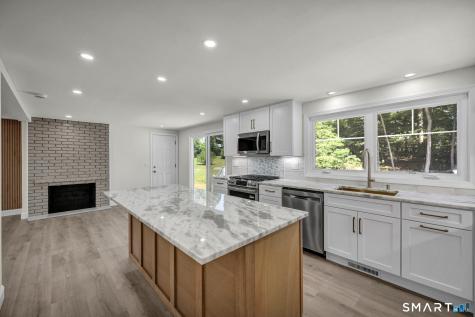 22 Trumbull Road Waterford CT 06385