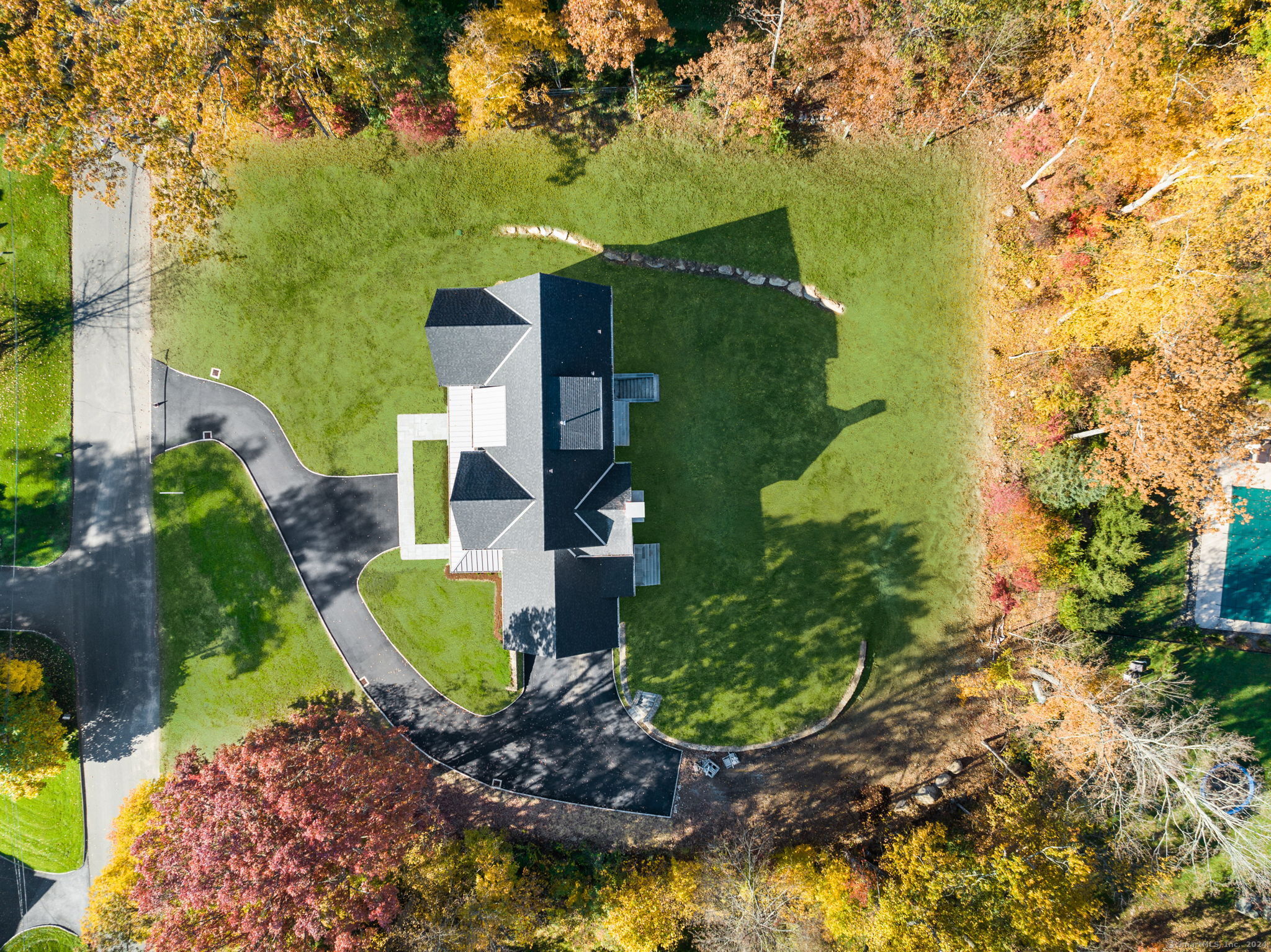 25 Hillcrest Road New Canaan CT 06840
