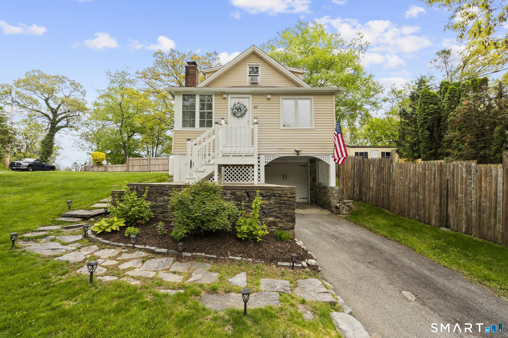 Shelton CT, 60 Shinnacock Trail