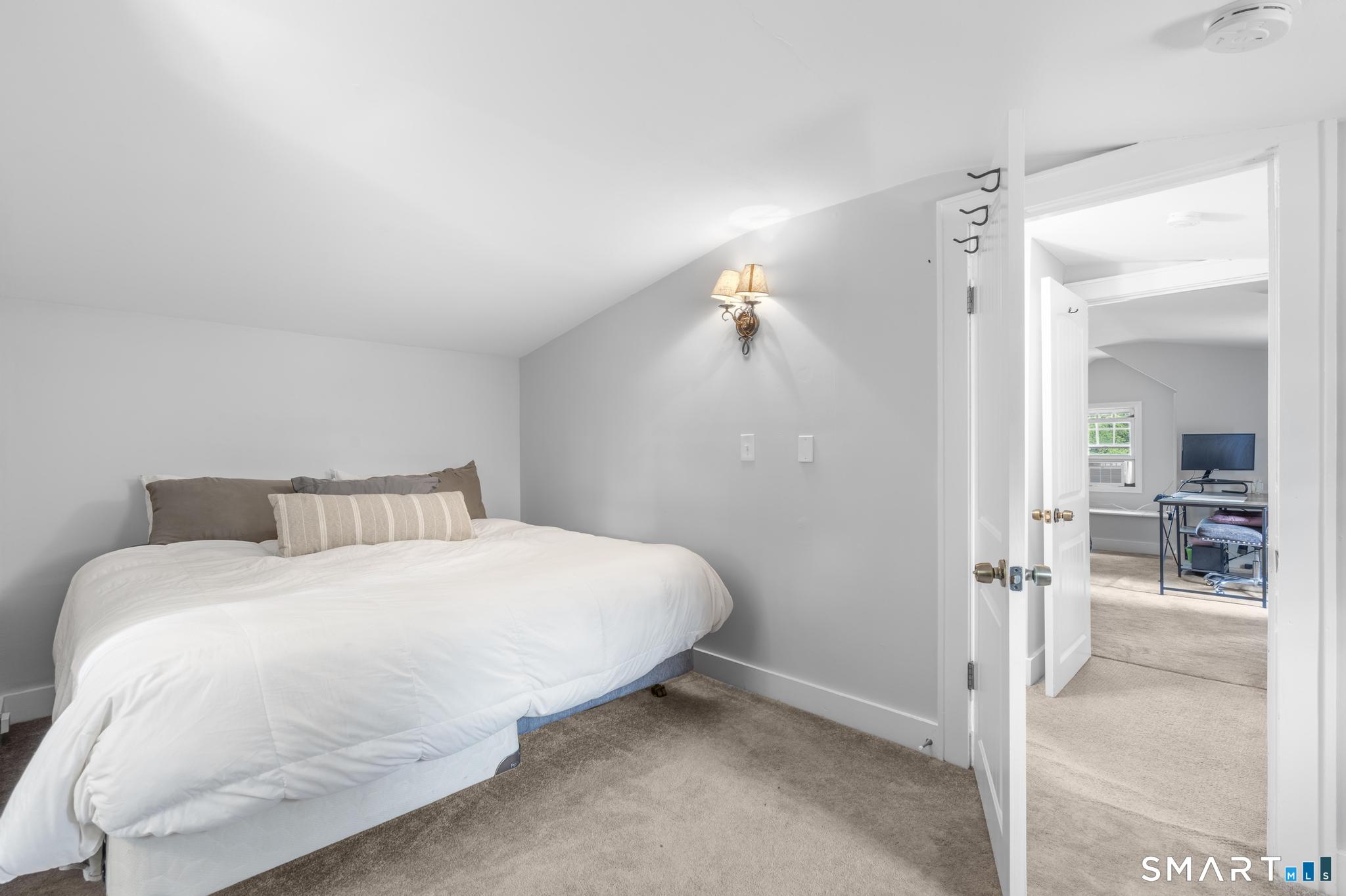 60 Shinnacock Trail Shelton CT 06484
