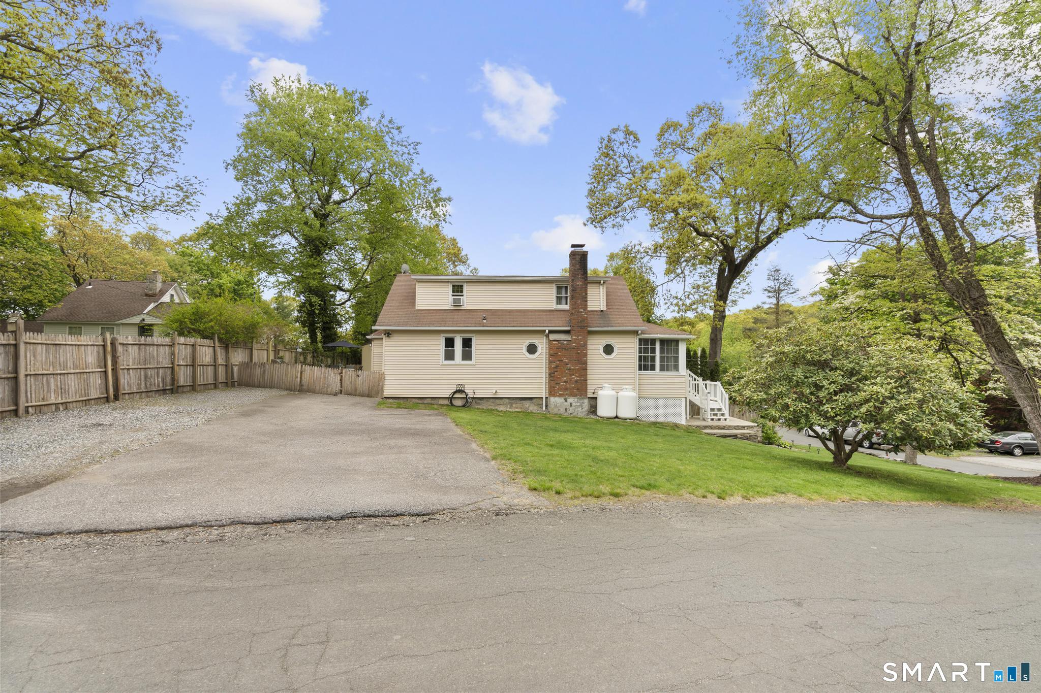 60 Shinnacock Trail Shelton CT 06484