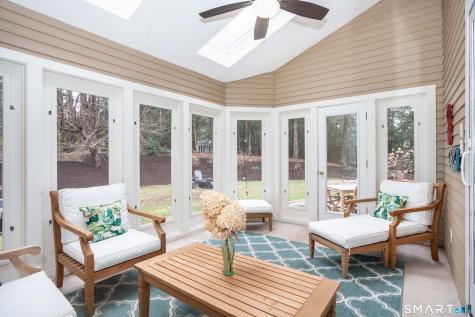 17 Stillwood Chase Simsbury CT 06089