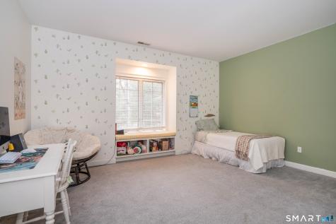 17 Stillwood Chase Simsbury CT 06089